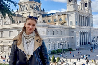 Studentka Instytutu Gospodarki w Madrycie w ramach programu Erasmus+